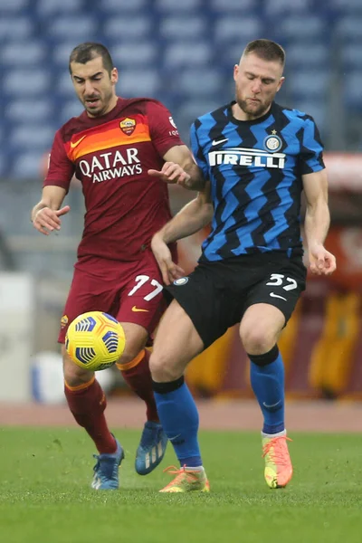 Roma Itália 2021 Mkhitaryan Roma Skriniar Inter Ação Durante Jogo — Fotografia de Stock