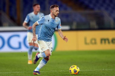 ROME, İtalya - 15.01.2021: Luis Alberto (LAZIO) İtalyan Serie A Ligi 2020-2021 futbol karşılaşması sırasında Roma Olimpiyat Stadyumu 'nda SS LAZIO AS ROMA' ya karşı