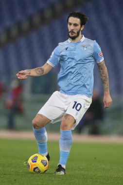 ROME, İtalya - 15.01.2021: Luis Alberto (LAZIO) İtalyan Serie A Ligi 2020-2021 futbol karşılaşması sırasında Roma Olimpiyat Stadyumu 'nda SS LAZIO AS ROMA' ya karşı