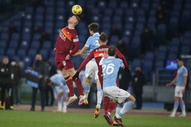 ROME, İtalya - 15.01.2021: DZEKO İtalya Serisi 2020-2021 sezonunda Roma Olimpiyat Stadyumu 'nda SS LAZIO ile AS ROMA arasında oynanan futbol karşılaşmasında görev aldı.