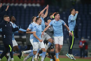 ROME, İtalya - 15.01.2021: LAZIO CELEBRate VICTORY İtalya Serie A 2020-2021 futbol karşılaşması sonunda SS LAZIO - AS ROMA, Roma Olimpiyat Stadyumu