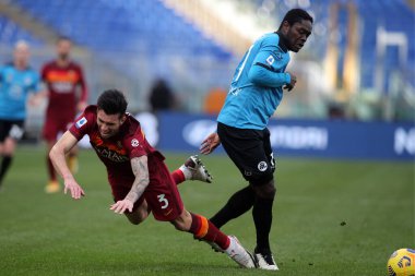 ROME, İtalya - 23.01.2021: ROGER IBANEZ (ROMA), GYASE İtalya Serisi 2020-2021 futbol karşılaşması sırasında Roma 'daki Olimpiyat stadyumunda AS ROMA - SPEZIA