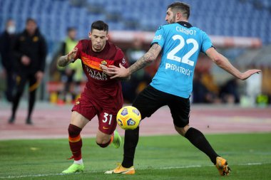 ROME, İtalya - 23.01.2021: CARLES PEREZ (ROMA), CHABOT İtalya Serisi 2020-2021 futbol karşılaşması sırasında Roma 'daki Olimpiyat stadyumunda AS ROMA - SPEZIA
