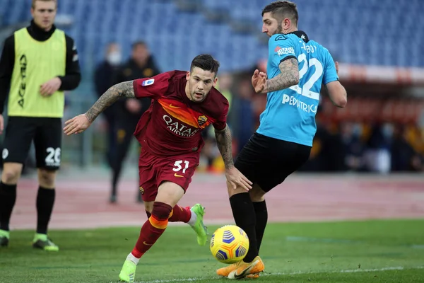 ROME, İtalya - 23.01.2021: CARLES PEREZ (ROMA), CHABOT İtalya Serisi 2020-2021 futbol karşılaşması sırasında Roma 'daki Olimpiyat stadyumunda AS ROMA - SPEZIA