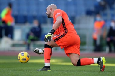ROME, İtalya - 20.02.2021: Pepe Reina (Lazio) İtalyan Serisi 2021 Ligi 'nde SS LAZIO - S SAMPDORIA arasında oynanan karşılaşmada, Rom Olimpiyat Stadyumu' nda