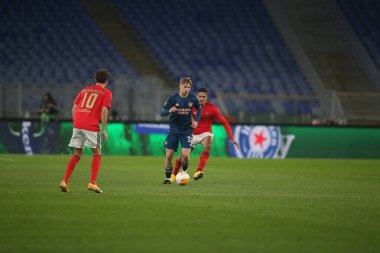 Roma, İtalya - 18 / 02 / 2021: Roma 'daki Olimpiyat Stadyumu' nda BENFICA ile ARSENAL arasında oynanan 32 futbol karşılaşmasının UEFA EUROPE LeAGUE 20 / 21.