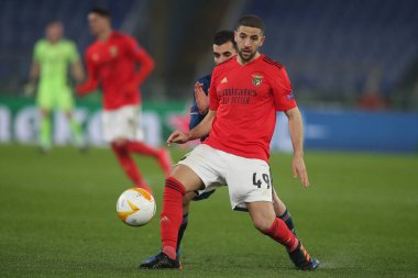 Roma, İtalya - 18 / 02 / 2021: Adel Taarabt (BEN), Roma 'daki Olimpiyat Stadyumu' nda BENFICA ile ARSENAL arasında oynanan 32 futbol karşılaşmasının UEFA EUROPE LeAGUE 20 / 21.