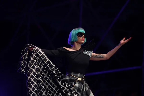 Rome Italy 2011 Lady Gaga Bernyanyi Konser Publik Circus Maximus — Stok Foto