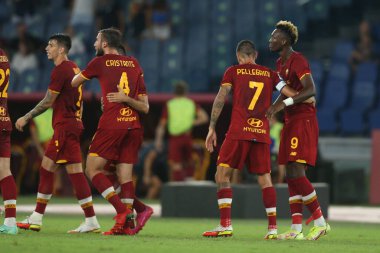 ROME, İtalya - 22.08.2021: ROMA, İtalya Serisi 'nde gol attı. 22 Ağustos 2021' de Roma 'daki Olimpiyat Stadyumu' nda AS ROMA-FIORENTINA futbol karşılaşması