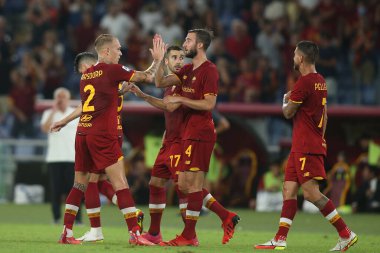 ROME, İtalya - 22.08.2021: ROMA, İtalya Serisi 'nde gol attı. 22 Ağustos 2021' de Roma 'daki Olimpiyat Stadyumu' nda AS ROMA-FIORENTINA futbol karşılaşması