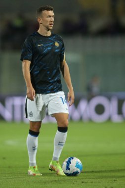 FLORENCE, İtalya - 21.09.2021: PerISIC (INTER) Serie A Italian football match before the ACF FIORENTINA - INTER FC arasındaki maç 21 Eylül 2021 tarihinde Floransa 'daki Artemio Franchi Stadyumu' nda oynanacak.