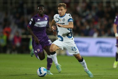 FLORENCE, İtalya - 21.09.2021: BARELLA (INTER), 21 Eylül 2021 tarihinde Floransa 'daki Artemio Franchi Stadyumu' nda ACF FIORENTINA ile INTER FC arasında oynanan Serie A İtalyan futbol karşılaşmasında