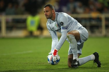 FLORENCE, İtalya - 21.09.2021: HANDANOVIC (INTER) 21 Eylül 2021 tarihinde Floransa 'daki Artemio Franchi Stadyumu' nda ACF FIORENTINA ile INTER FC arasında oynanan İtalyan futbol karşılaşmasında