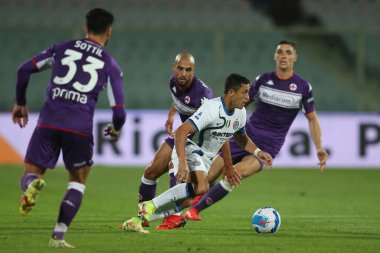 FLORENCE, İtalya - 21.09.2021: SATRIANO (INTER) 21 Eylül 2021 tarihinde Floransa 'daki Artemio Franchi Stadyumu' nda ACF FIORENTINA ile INTER FC arasında oynanan Serie A İtalyan futbol karşılaşması sırasında eylem halindeydi.