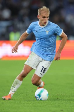 Roma, İtalya 26 Ekim 2025: Lazio 'dan Gustav Tang Isaksen, 8 Ekim 2025-2026 tarihleri arasında Olimpiyat Stadyumu' nda SS Lazio ile Juventus FC Torino arasında oynanan Serie A Enilive 2026 futbol karşılaşmasında görev yaparken görüldü.