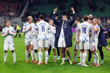 2026 Dünya Kupası elemelerini İtalya ile Norveç arasındaki maçın ardından 4-1 'lik galibiyetle kutlayan Norveç' in 2026 FIFA Dünya Kupası elemeleri için geçerli olan Birinci Grubu, Giuseppe Meazza - San Siro St.