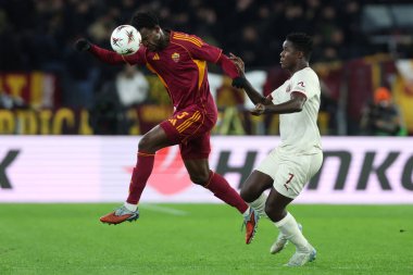 Roma, İtalya - 27 Kasım 2025: Roman Evan Ndicka, Midtjylland 'dan Dju Franculino Uefa Avrupa Ligi 2025 / 2026, futbol maçı - 5. gün - Roma' daki OLYMPIC STADIUM 'da Roman vs FC Midtjylland.