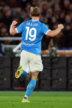 Roma, İtalya - 30 Kasım 2025: Hojlund Rasmus Winter 0-1 gol attı ve AS Roma ve SSC Napoli arasında Olimpiyat Stadyumu 'nda oynanan Serie A Enilive 2025-2026 futbol karşılaşmasında takımla birlikte kutladı.