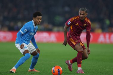 Roma, İtalya - 30 Kasım 2025: Napoli 'den David Neres, Romanlardan Wesley Franca AS Roma ve SSC Napoli arasında oynanan Serie A Enilive 2025-2026 futbol karşılaşması sırasında Olimpiyat Stadyumu' nda görüldü