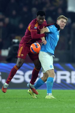Roma, İtalya - 30 Kasım 2025: Roman Evan Ndicka, Hojlund Rasmus Winter, AS Roma ve SSC Napoli arasında Olimpiyat Stadyumu 'nda oynanan Serie A Enilive 2025-2026 futbol karşılaşmasında görev aldı.