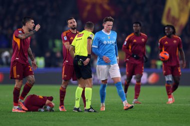 Roma, İtalya - 30 Kasım 2025: AS Roma ve SSC Napoli arasında Olimpik Stadyum 'da oynanan Serie A Enilive 2025-2026 futbol karşılaşmasında eylem halinde görüldü.