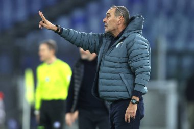 Roma, İtalya - 7 Aralık 2025: Lazio 'lu Maurizio Sarri, SS Lazio-Bologna FC 1909 Olimpiyat Stadyumu' nda oynanan 2025-2026 Serie A Enilive futbol karşılaşmasında görev yaparken görüldü.
