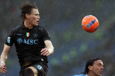 Roma, İtalya - 4 Ocak 2026: S.S.C. 'den Scott Mctominay Napoli, S.S. Lazio ve S.S.C. arasındaki Serie A Enilive 2025-2026 futbol maçı sırasında görev başında görüldü. Napoli Olimpiyat Stadyumunda