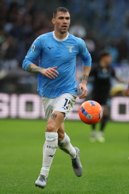 Roma, İtalya - 4 Ocak 2026: S.S. Lazio 'dan Alessio Romagnoli, S.S. Lazio ile S.S.C. arasındaki Serie A Enilive 2025-2026 futbol karşılaşması sırasında görev başında görüldü. Napoli Olimpiyat Stadyumunda