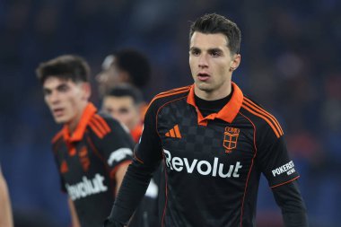 Roma, İtalya - 14 Aralık 2025: Como 'dan Anastasios Douvikas AS Roma ve Como 1907 Olimpiyat Stadyumu' nda oynanan Serie A Enilive 2025-2026 futbol karşılaşması sırasında görev başında görüldü