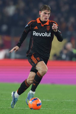 Roma, İtalya - 14 Aralık 2025: Como 'dan Nicolas Paz, AS Roma ve Como 1907 Olimpiyat Stadyumu' nda oynanan Serie A Enilive 2025-2026 futbol karşılaşması sırasında görev başında görüldü.