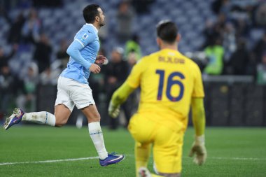 Roma, İtalya - 30 Ocak 2025: S.S. Lazio 'dan Pedro Olimpiyat Stadyumu' nda S.S. Lazio 'ya karşı Cenova CFC arasındaki Serie A Enilive 2025-2026 futbol karşılaşmasında gol attı ve takım arkadaşlarıyla birlikte kutladı.