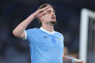 Roma, İtalya - 30 Ocak 2025: S.S. Lazio 'dan Kenneth Taylor golü attı ve S.S. Lazio ile Cenova CFC arasındaki Serie A Enilive 2025-2026 futbol karşılaşmasında takım arkadaşlarıyla birlikte Olimpiyat Stadyumu' nda kutladı.