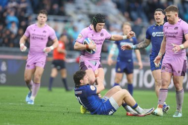 Roma, İtalya - 7 Şubat 2026: İtalyan Alessandro Garbisi, Guinness 6. Raund 2026 'da İskoçya ile İtalya Olimpiyat Stadyumu' nda oynanan karşılaşmada İskoçyalı Darcy Graham 'a karşı mücadele etti..