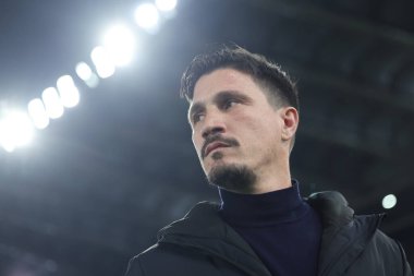 Roma, İtalya - 9 Şubat 2026: Cagliari 'nin Fabio Pisacane teknik direktörü, AS Roma ile Cagliari Calcio arasında oynanan 2025-2026 sezonunda Olimpiyat Stadyumu' nda oynanan maçta görev aldı.