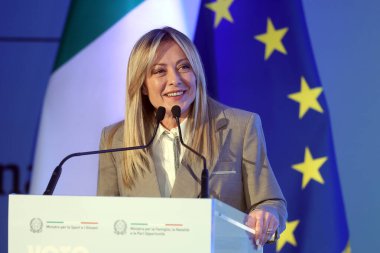 Roma, İtalya - 3 Mart 2026: Giorgia Meloni, İtalya 'da kadınların oy kullanma haklarının sekseninci yıldönümünün kutlandığı Roma' daki Eskrim Akademisi 'nde yaptığı konuşmada. Girişim, Bakan Roccella ve Abodi tarafından destekleniyor. Bu mu?