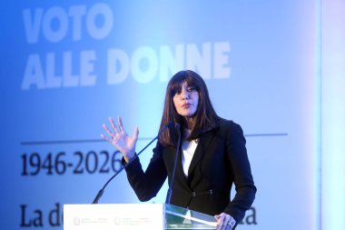 Roma, İtalya - 3 Mart 2026: Anna Maria Bernini İtalya 'da kadınların oy kullanma haklarının sekseninci yıldönümünün kutlandığı Roma' daki Eskrim Akademisi 'nde yaptığı konuşmada, İtalya Üniversitesi ve Araştırma Bakanı. Th