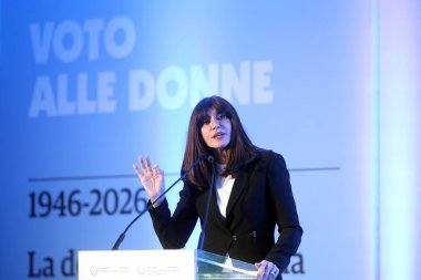 Roma, İtalya - 3 Mart 2026: Anna Maria Bernini İtalya 'da kadınların oy kullanma haklarının sekseninci yıldönümünün kutlandığı Roma' daki Eskrim Akademisi 'nde yaptığı konuşmada, İtalya Üniversitesi ve Araştırma Bakanı. Th