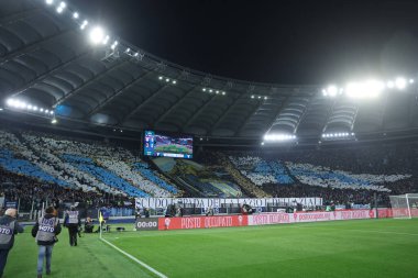 Roma, İtalya - 15 Mart 2026: Lazio taraftarlarının koreografisi S.S. Lazio ile A.C. Milan arasındaki Serie A Enilive 2025-2026 futbol maçı öncesinde Olimpiyat Stadyumu 'nda açıklandı.