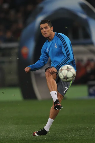 UEFA Şampiyonlar Ligi 2015/2016-son-16 maç Roma Vs gerçek Ma