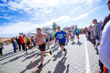 Omsk, Rusya - 24 Mayıs 2015: Büyük yaz maraton