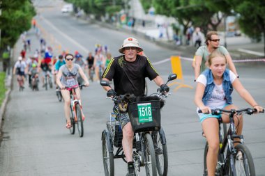 Omsk, Rusya - 6 Haziran 2015: Omsk Bikemarafon