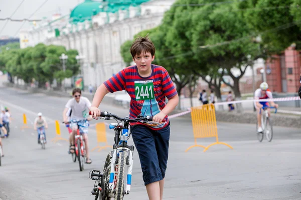 Omsk, Російська Федерація - 6 червня 2015: Xvi спортивний фестиваль — стокове фото