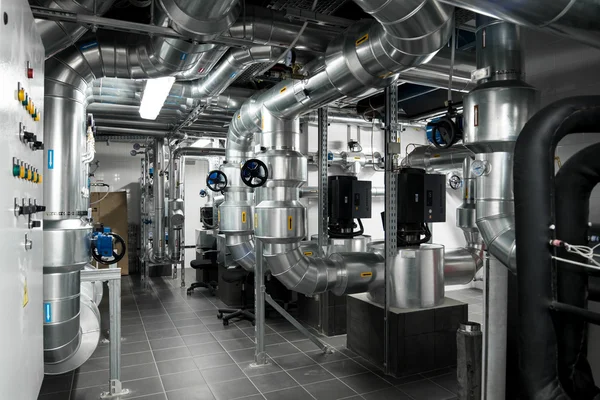 Pompa a pressione per l'acqua corrente in un edificio, fabbrica — Foto Stock