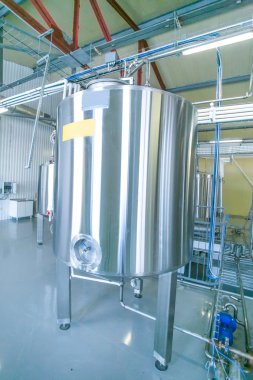 Tank ile süt süt fabrikası'nda