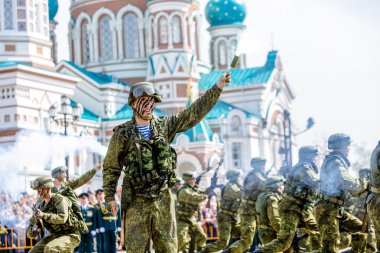 Omsk, Rusya - 8 Mayıs 2015: zafer Geçidi