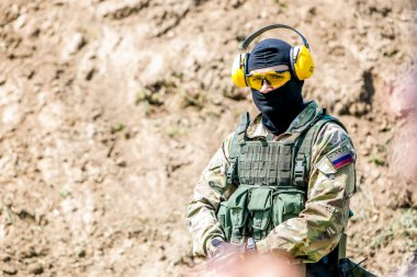 Omsk, Rusya - 1 Temmuz 2015: askeri eğitim