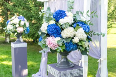 Düğün çiçek süslemeleri