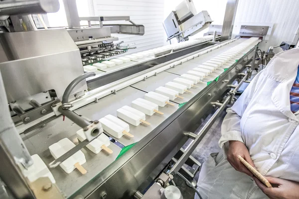 Dondurma Fabrikası'nda üretim