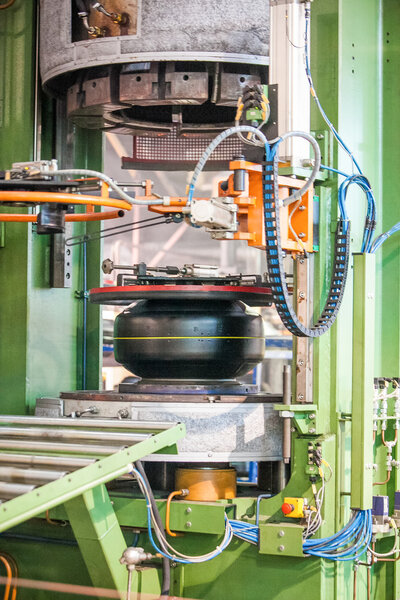 шинное производство на заводе
