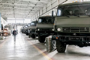 Omsk, Rusya - 16 Temmuz 2013: elektronik cihaz fabrika İrtiş